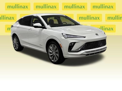 White Frost Tricoat 2026 Buick Envista Avenir FWD