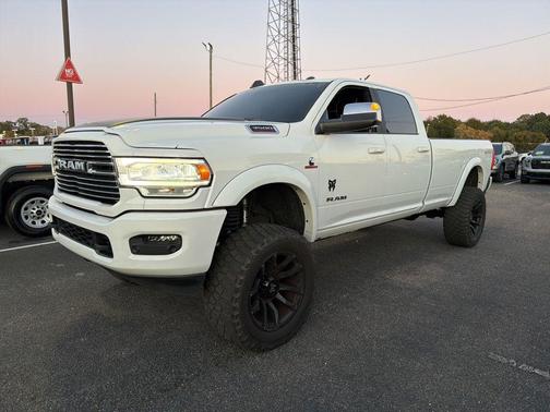 2022 RAM 3500 Laramie Crew Cab 4x4 8' Box