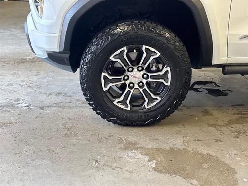 2023 GMC Canyon Base
