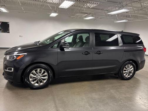 2021 Kia Sedona LX