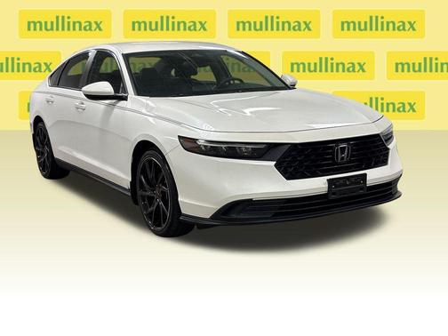 Platinum White Pearl 2023 Honda Accord LX 1.5T