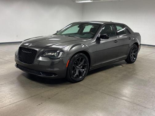 2022 Chrysler 300 Touring