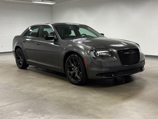 2022 Chrysler 300 Touring
