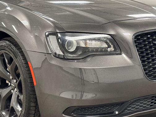 2022 Chrysler 300 Touring