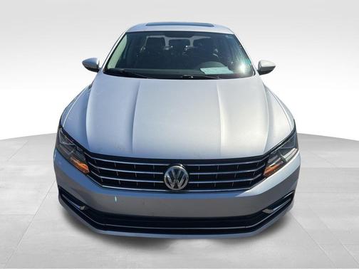 2017 Volkswagen Passat 1.8T SE
