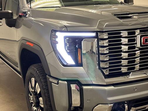 2025 GMC Sierra 2500 Denali