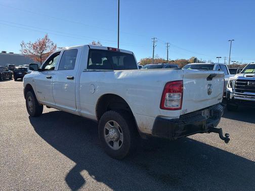 2022 RAM 2500 Tradesman Crew Cab 4x4 6'4' Box