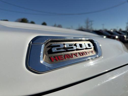 2022 RAM 2500 Tradesman Crew Cab 4x4 6'4' Box