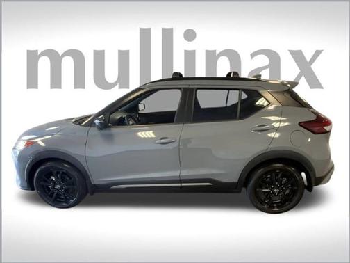 2022 Nissan Kicks SR