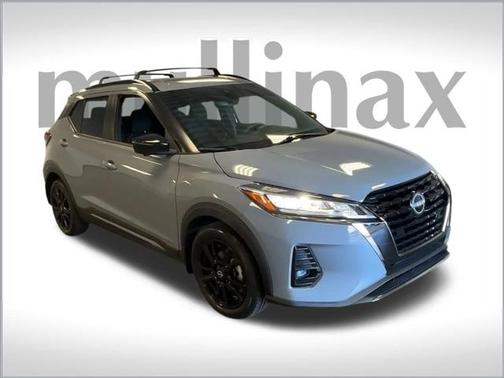 2022 Nissan Kicks SR