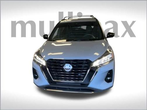 2022 Nissan Kicks SR