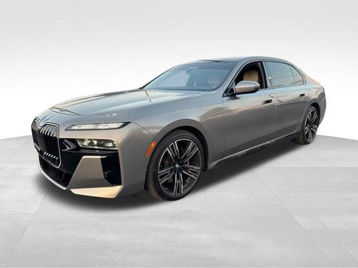 2024 BMW 740 i