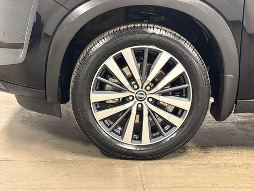 2022 Nissan Pathfinder Platinum 2WD