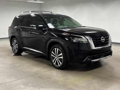 2022 Nissan Pathfinder Platinum 2WD