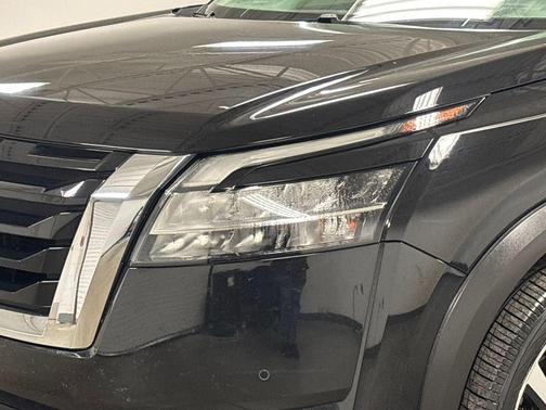 2022 Nissan Pathfinder Platinum 2WD