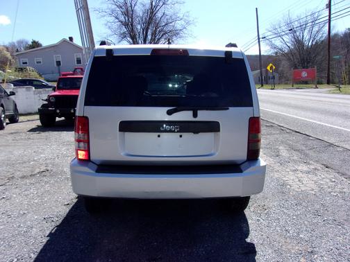 Silver 2012 Jeep Liberty Sport