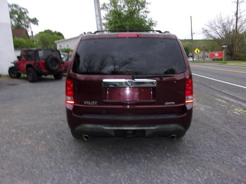 Burgundy 2013 Honda Pilot EX