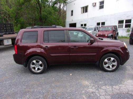Burgundy 2013 Honda Pilot EX