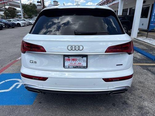 Ibis White 2023 Audi Q5 45 S line Premium Plus