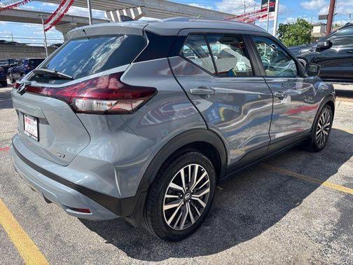 Boulder Gray Pearl 2021 Nissan Kicks SV