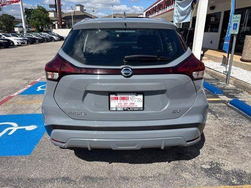 Boulder Gray Pearl 2021 Nissan Kicks SV
