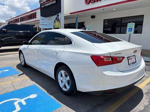 Summit White 2021 Chevrolet Malibu 1LS