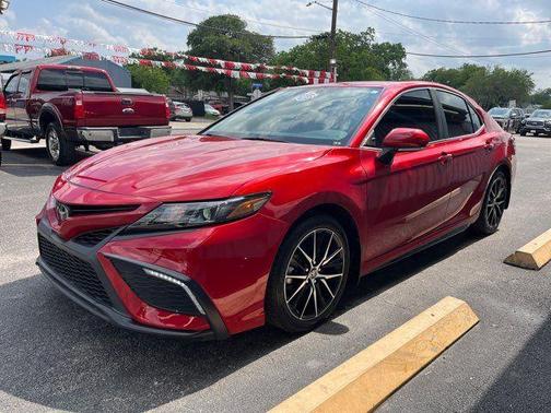 2022 Toyota Camry SE