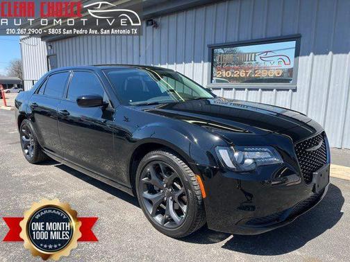 2023 Chrysler 300 Touring