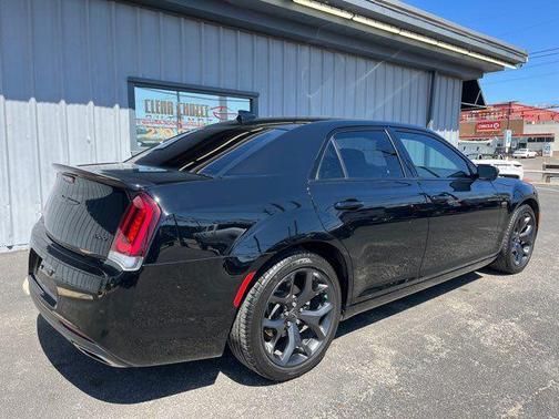 2023 Chrysler 300 Touring