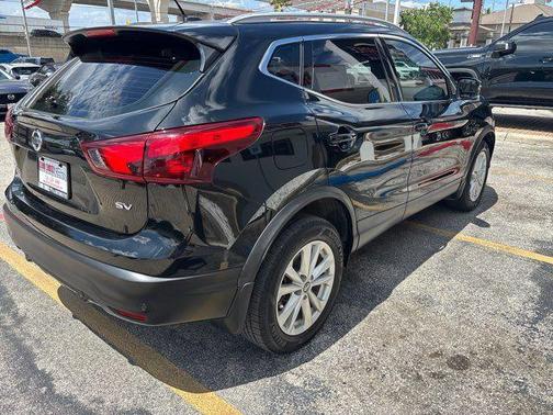 Magnetic Black 2019 Nissan Rogue Sport SV