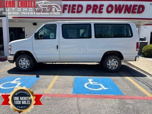 Oxford White 2014 Ford E350 Super Duty XLT
