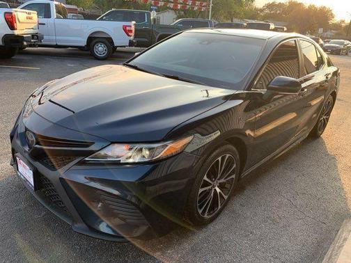 2019 Toyota Camry SE