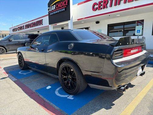 Phantom Black Tri-Coat Pearl 2014 Dodge Challenger SRT8