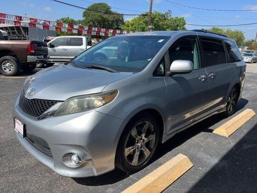 2011 Toyota Sienna SE