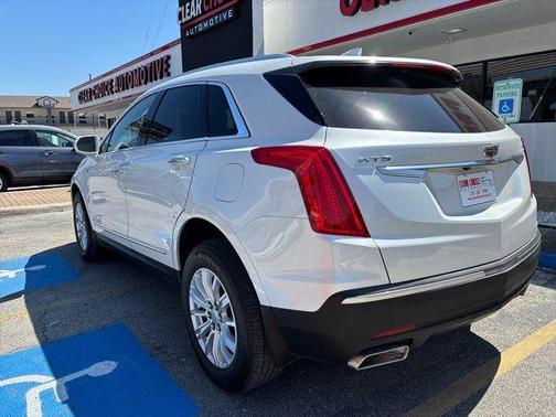 Crystal White Tri-Coat 2018 Cadillac XT5 Base
