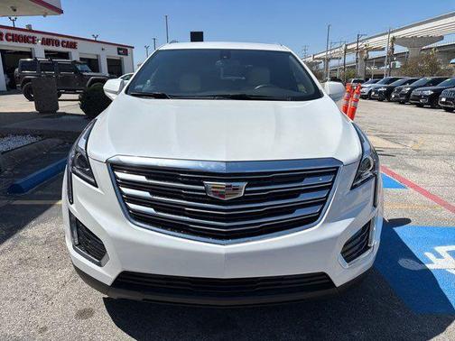 Crystal White Tri-Coat 2018 Cadillac XT5 Base