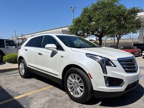Crystal White Tri-Coat 2018 Cadillac XT5 Base