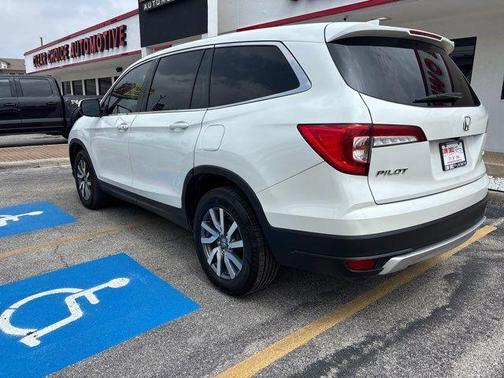 Platinum White Pearl 2020 Honda Pilot EX