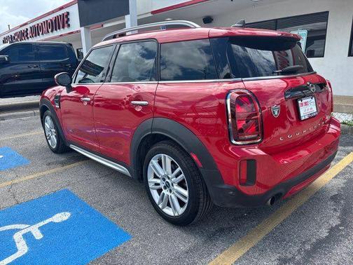 Chili Pepper Red 2022 MINI Countryman Cooper ALL4