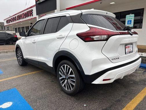 Aspen White Tricoat 2021 Nissan Kicks SV