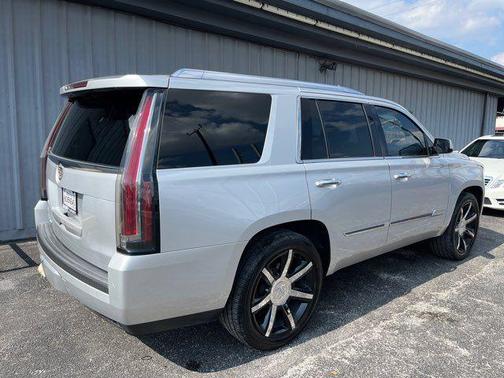 2015 Cadillac Escalade Luxury