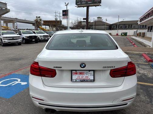 2018 BMW 330 i xDrive