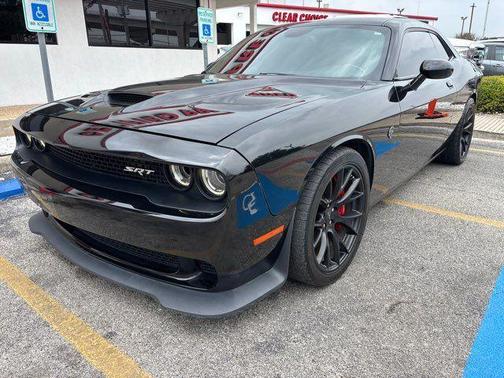 Pitch Black Clearcoat 2016 Dodge Challenger SRT Hellcat
