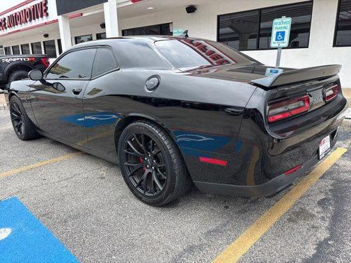 Pitch Black Clearcoat 2016 Dodge Challenger SRT Hellcat