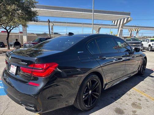 2019 BMW 740e xDrive iPerformance