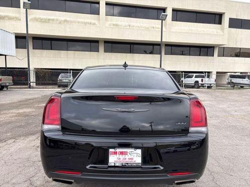 2022 Chrysler 300 Touring