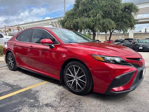 Midnight Black Metallic 2022 Toyota Camry SE