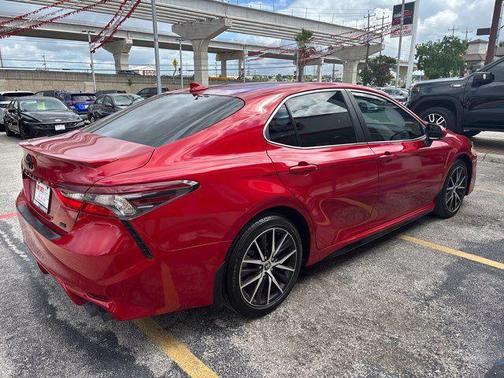 Midnight Black Metallic 2022 Toyota Camry SE