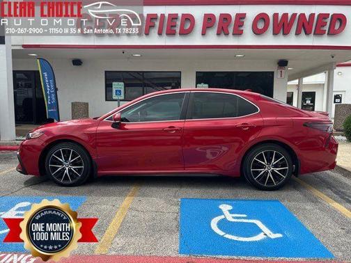 Midnight Black Metallic 2022 Toyota Camry SE
