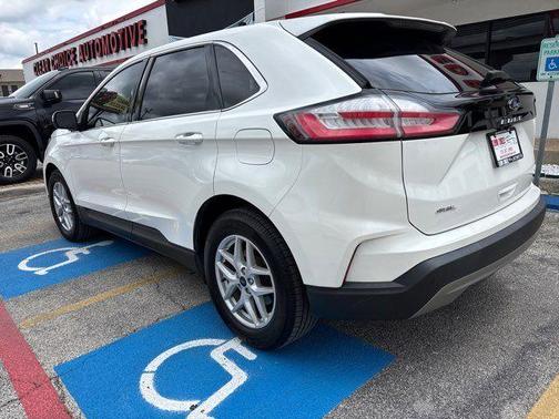 Star White 2021 Ford Edge SEL